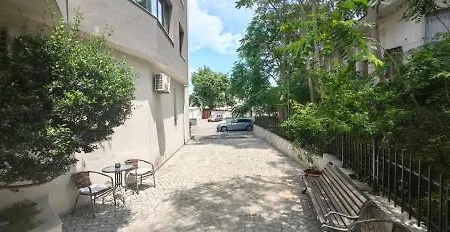 Guest house Odesos 2*