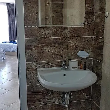 בית הארחה Odesos