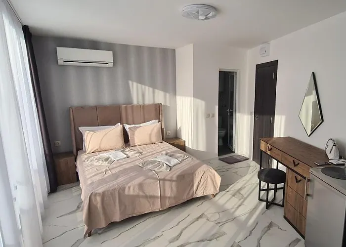 Къща за гости Odesos 2*