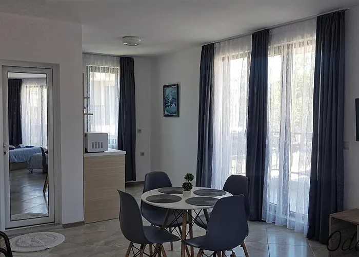 Къща за гости Odesos 2*