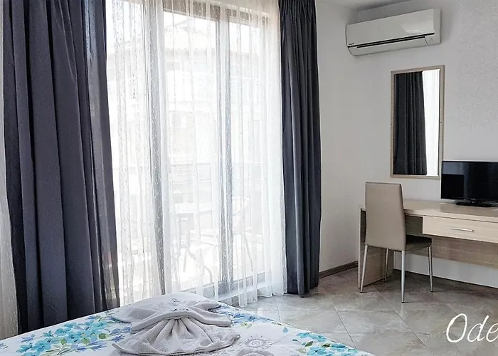 Къща за гости Odesos